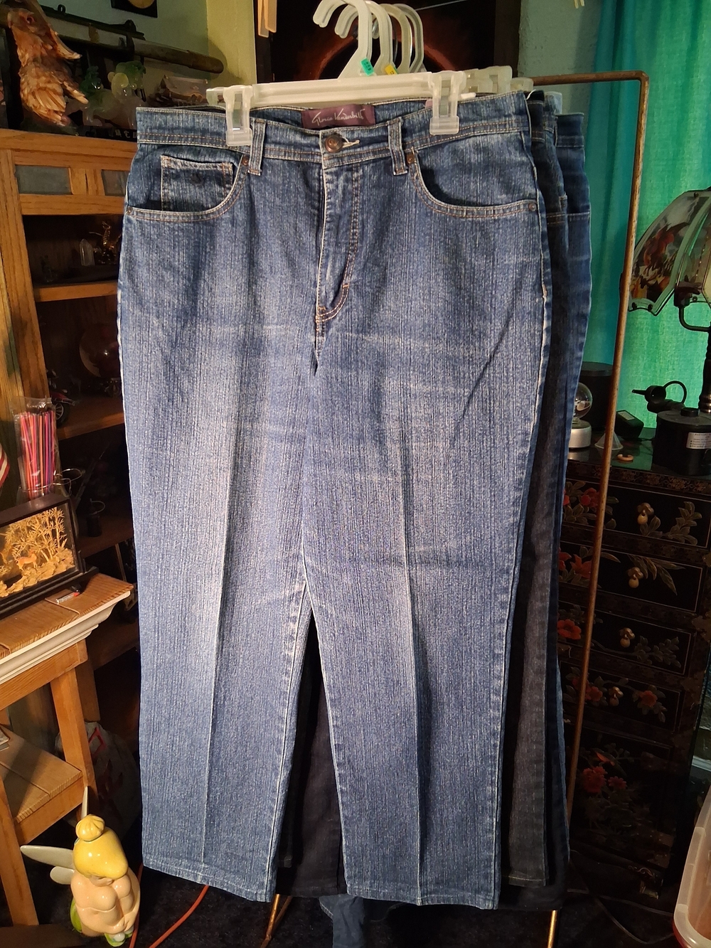 Gloria Vanderbilt Straight-Leg Denim Jeans in Medium Blue Wash